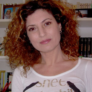  Rosa Castro