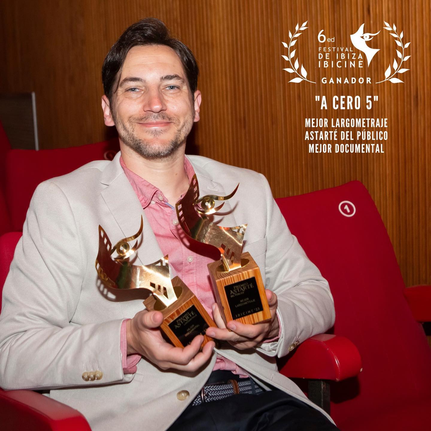 Gonzalo Suárez cos seus premios Astarté Fonte: Ibicine