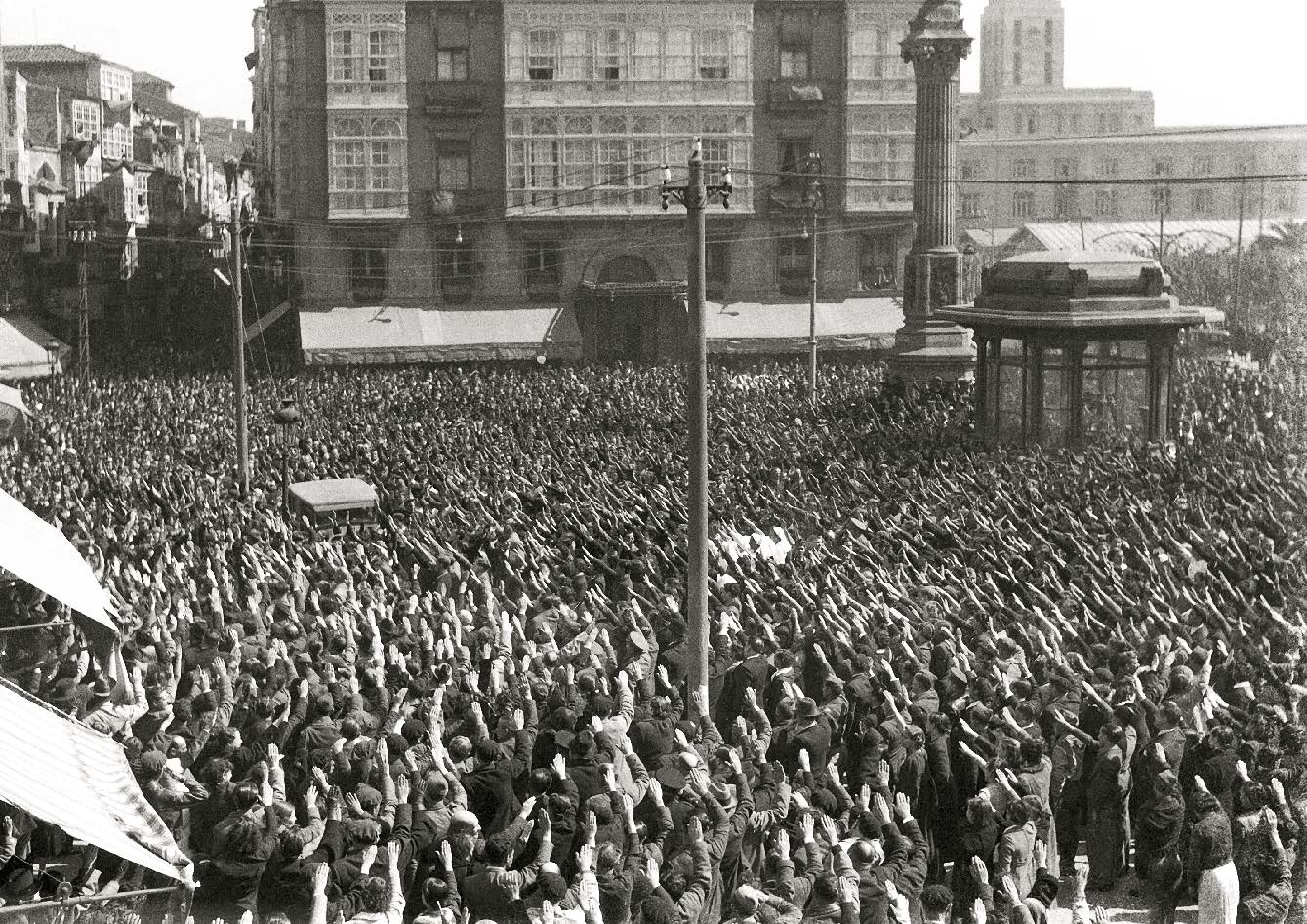 Manifestación de apoio ás tropas de Franco no Obelisco. Arquivo Cancelo