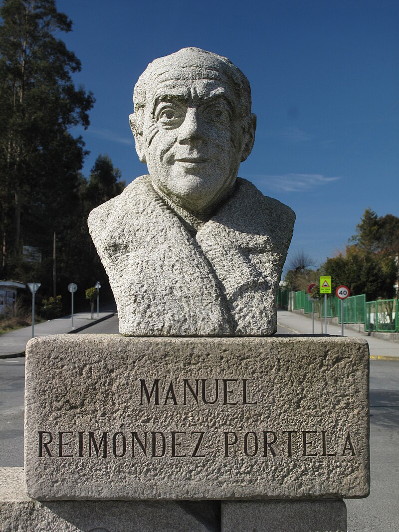Estatua a Reimóndez Portela. Fonte: Wikimedia Commons. L. Miguel Bugallo S.