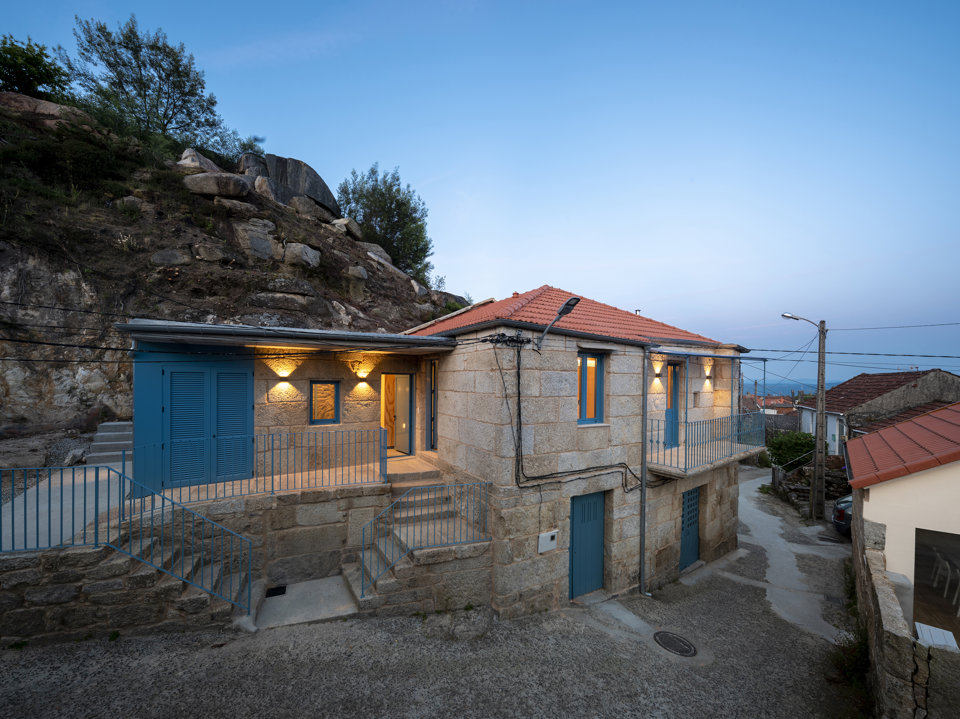  Reconstrución de edificación para aloxamento público temporal de Muimenta (Carballeda de Avia, Ourense), realizada por Pablo López Prol 