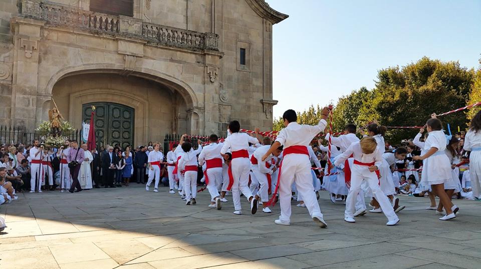 Danza das Espadas. Fonte: Ateneo Santa Cecilia.