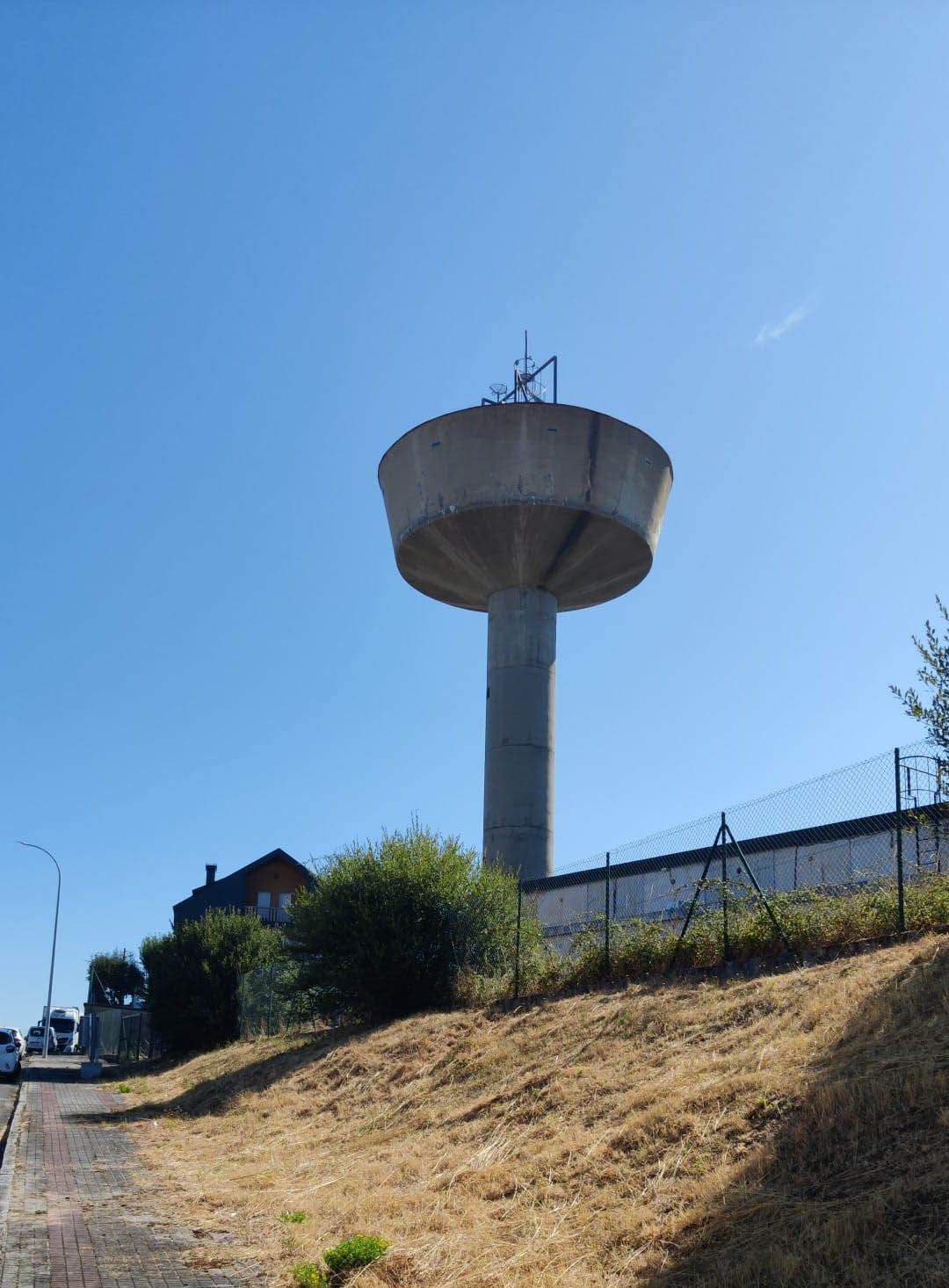 Depósito de auga na Tecnópole de San Cibrao das Viñas