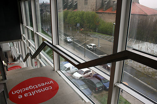 Biblioteca pública Anxel Casal en Santiago
