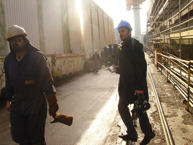 <i> O artista filmando en Asteleiros Barreras</i>, 2008.  Pedro Barateiro