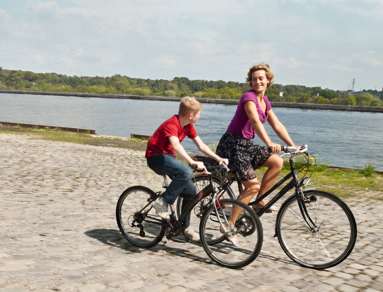 Fotograma de <i>O neno da bicicleta</i> dos irmáns Dardenne