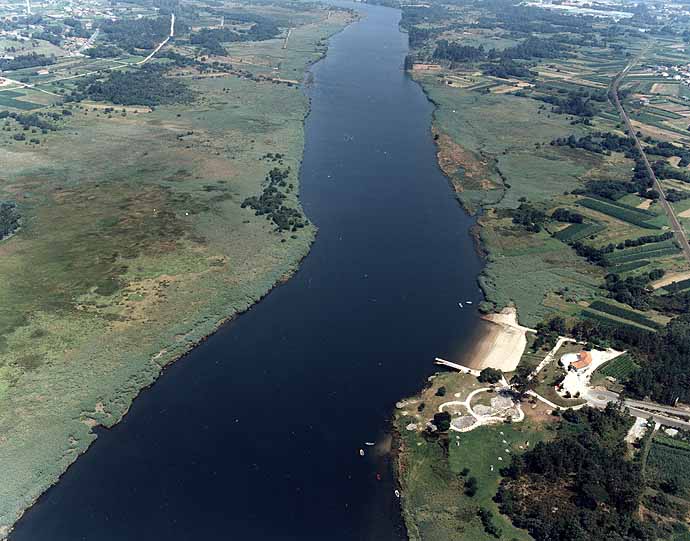 O río Ulla ao seu paso por Valga