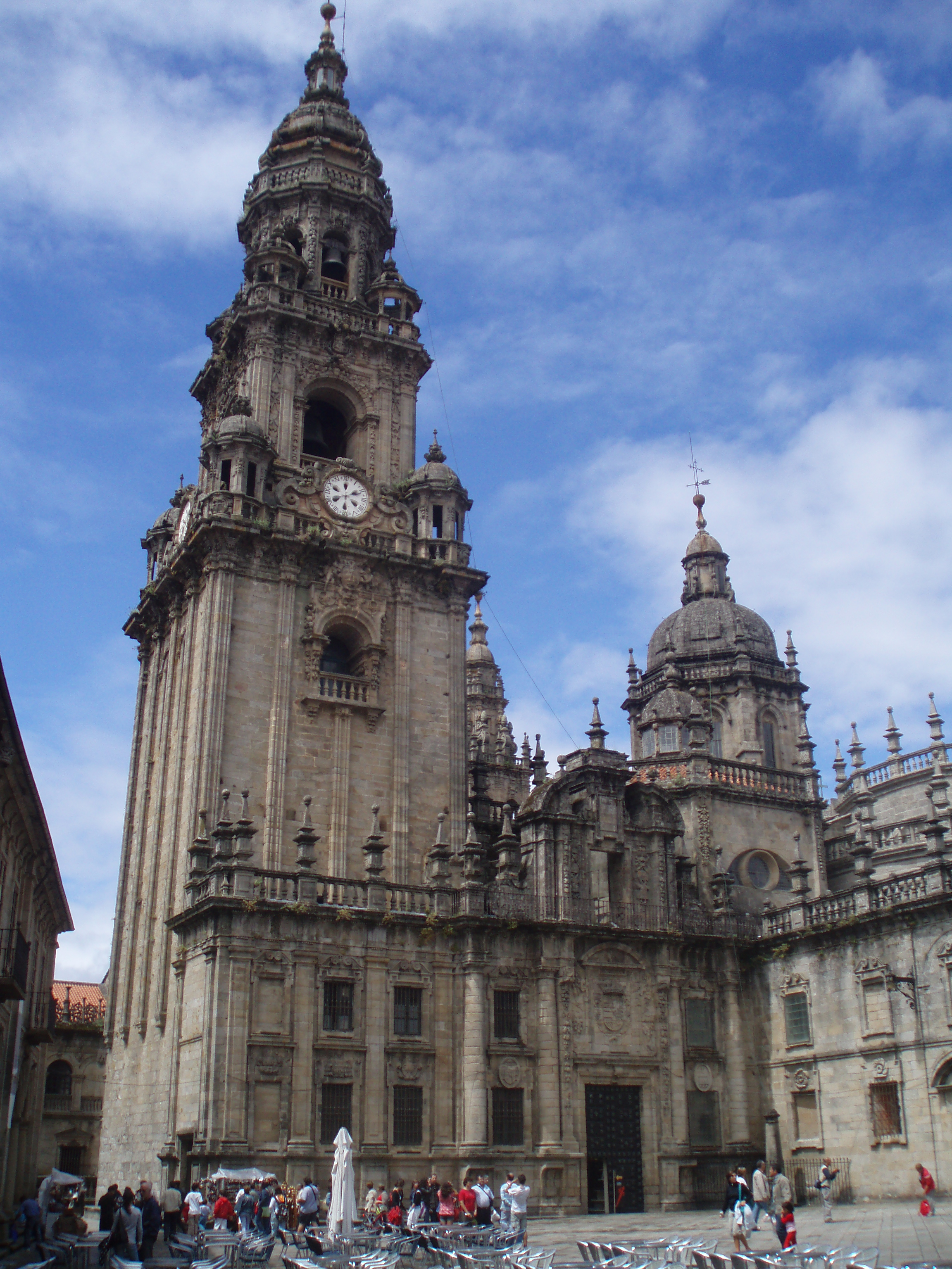 Torre do Reloxo da catedral de Santiago. Fonte: Lancastermerrin88 / Wikipedia