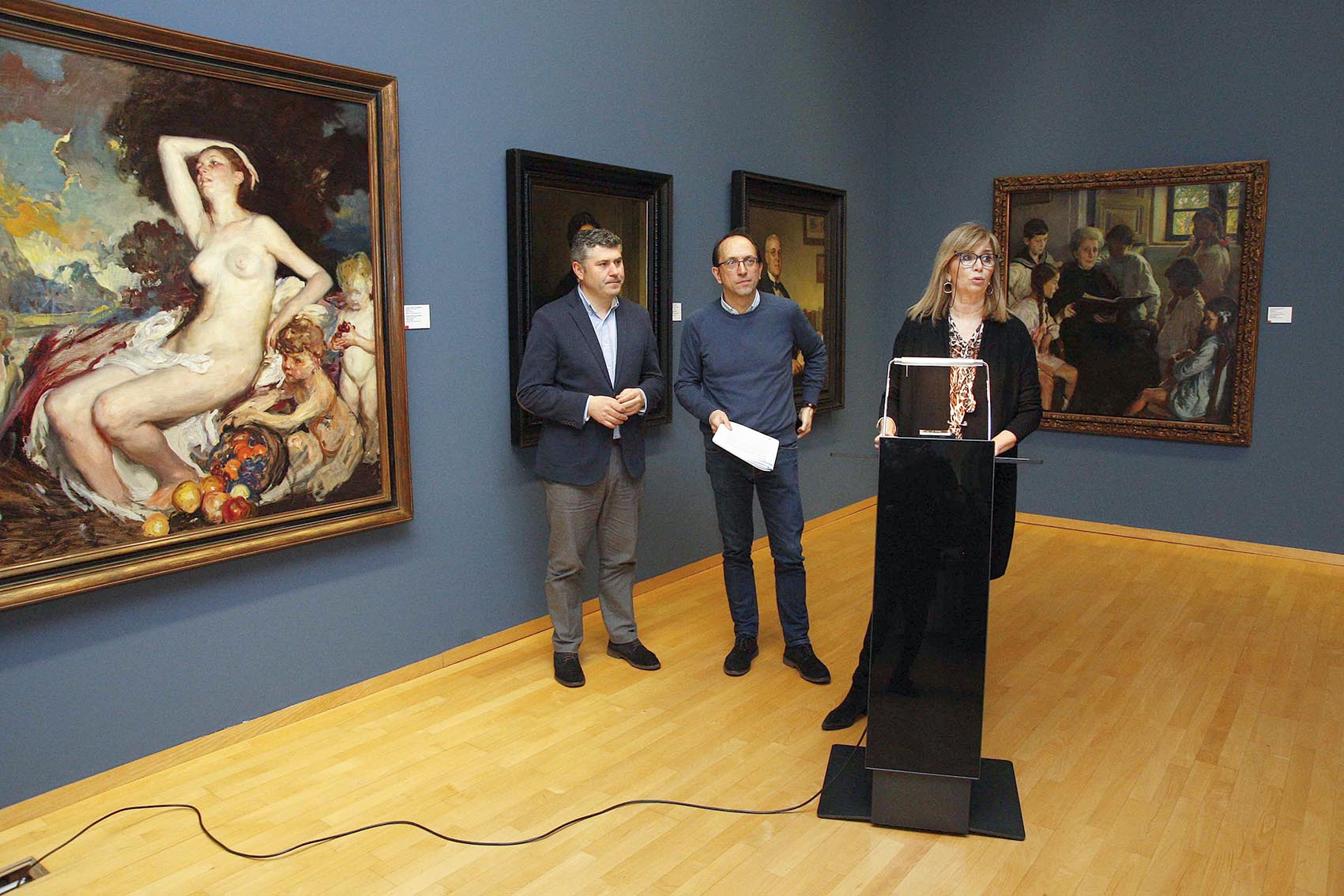 Ovidio Rodero, Anxo Lorenzo e Ángeles Penas na presentación das pezas. Imaxe da Xunta de Galicia.