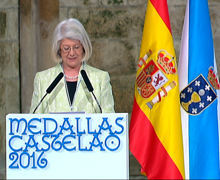 María Teresa Miras durante a recollida da Medalla Castelao en 2016